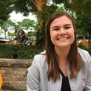 Meet your Posher, Caroline